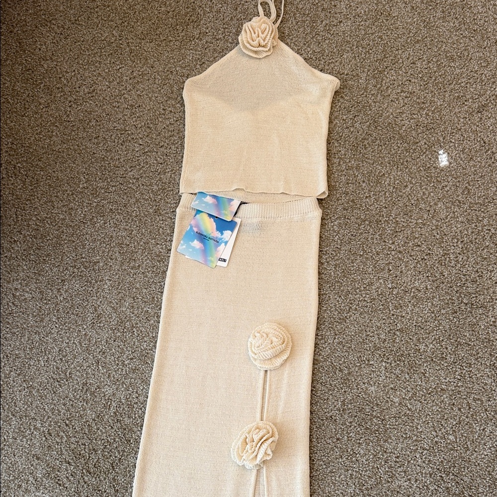 Cream Knit Halter Top with Flower Detail - Picture 3 of 6